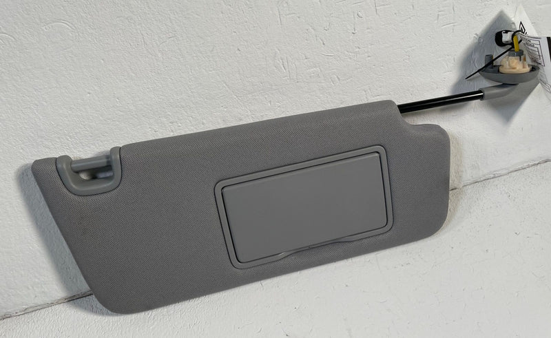 Load image into Gallery viewer, 2025-2026 ACURA ADX FRONT RIGHT PASSENGER SIDE SUN VISOR SUNVISOR GREY # 113961
