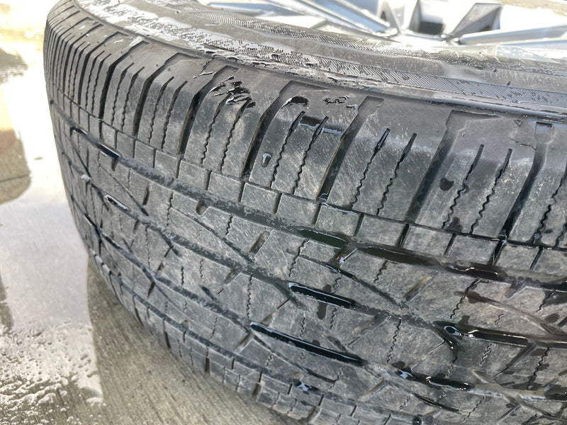 Load image into Gallery viewer, CHEVROLET EQUINOX LT 17x7-1/2 5 DOUBLE SPOKE ALLOY WHEEL RIM W/TIRE 25-26 111409
