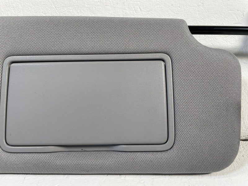 Load image into Gallery viewer, 2025-2026 ACURA ADX FRONT RIGHT PASSENGER SIDE SUN VISOR SUNVISOR GREY # 113961

