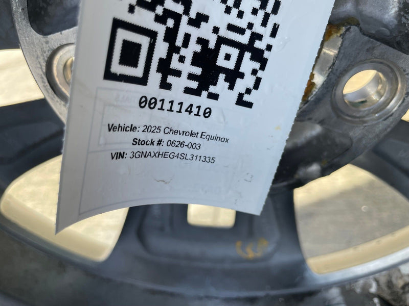 Load image into Gallery viewer, CHEVROLET EQUINOX LT 17x7-1/2 5 DOUBLE SPOKE ALLOY WHEEL RIM W/TIRE 25-26 111409
