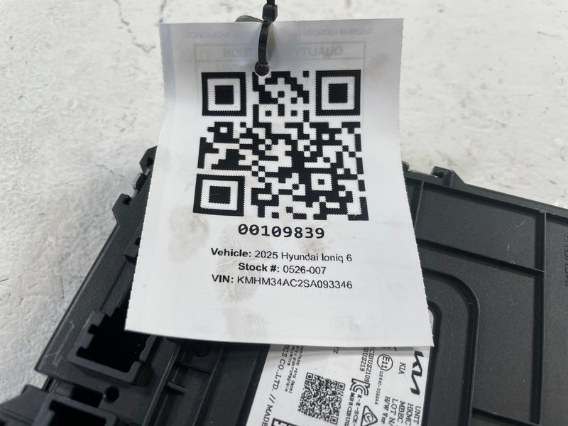 Load image into Gallery viewer, 23-25 HYUNDAI IONIQ 6 ENGINE &amp; BODY CONTROL MODULE ECM BCM W/ KEY FOB # 109839
