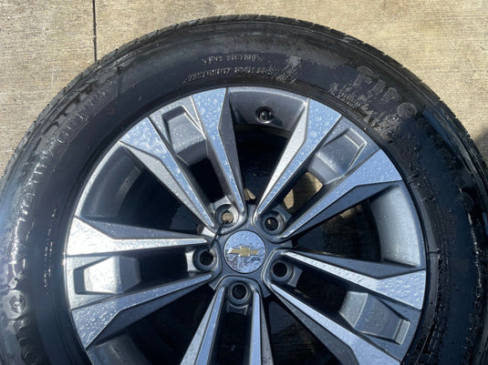 CHEVROLET EQUINOX LT 17x7-1/2 5 DOUBLE SPOKE ALLOY WHEEL RIM W/TIRE 25-26 111407