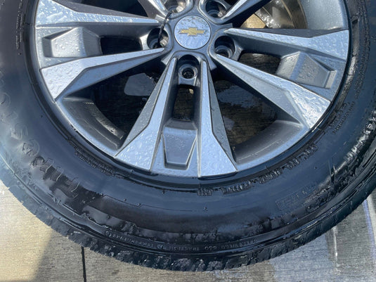 CHEVROLET EQUINOX LT 17x7-1/2 5 DOUBLE SPOKE ALLOY WHEEL RIM W/TIRE 25-26 111407