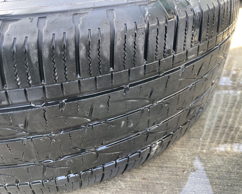 Load image into Gallery viewer, CHEVROLET EQUINOX LT 17x7-1/2 5 DOUBLE SPOKE ALLOY WHEEL RIM W/TIRE 25-26 111407
