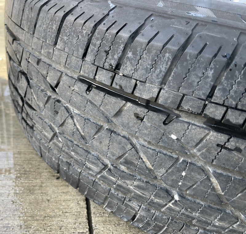 Load image into Gallery viewer, CHEVROLET EQUINOX LT 17x7-1/2 5 DOUBLE SPOKE ALLOY WHEEL RIM W/TIRE 25-26 111408
