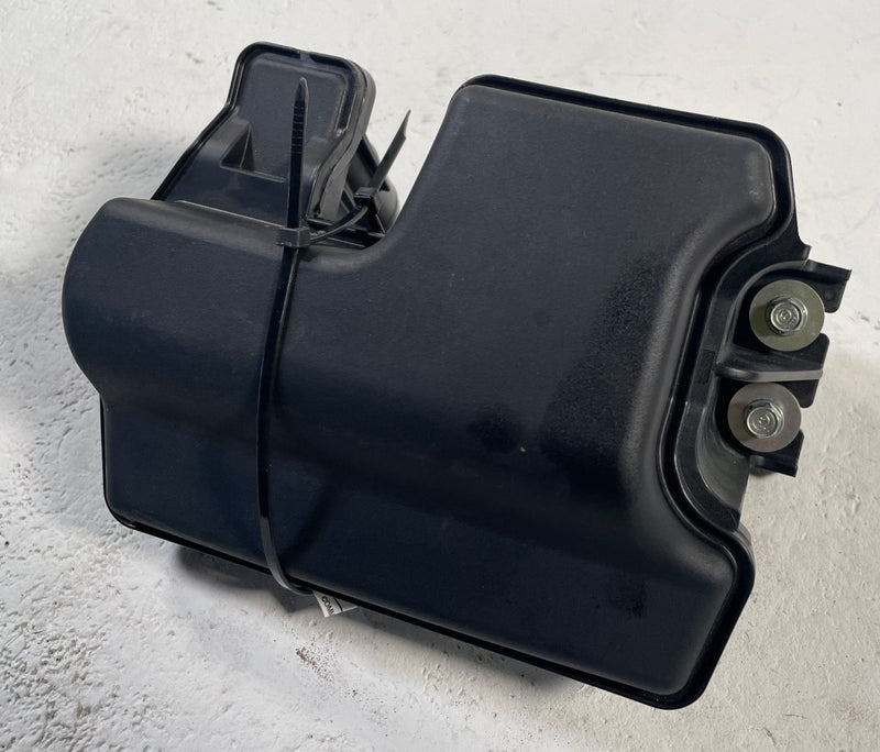 Load image into Gallery viewer, 2025 - 2026 ACURA ADX ENGINE AIR INTAKE RESONATOR CHAMBER 17236-6VJ-A00 # 113950
