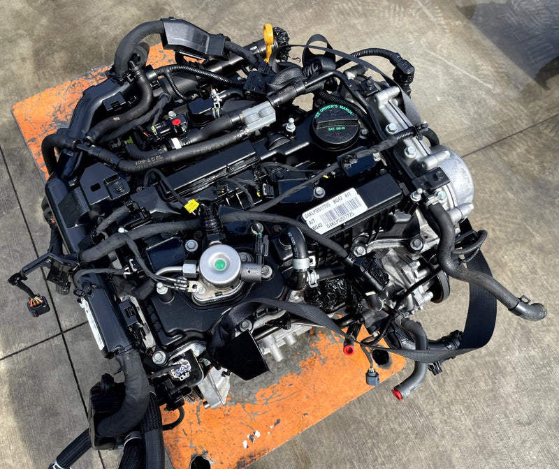 Load image into Gallery viewer, GENESIS G70 AWD AUTO ENGINE MOTOR ASSEMBLY AUTOMATIC 2.0L 2019-2023 # 113926
