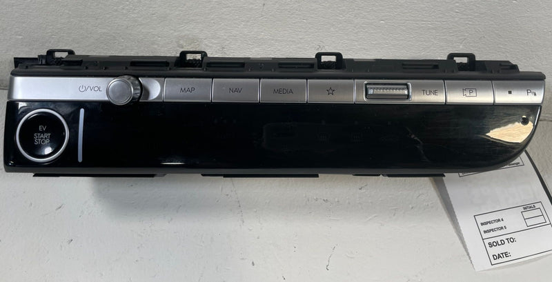 Load image into Gallery viewer, 2023-2025 HYUNDAI IONIQ 6 DASH AC HVAC HEATER TEMPERATURE CONTROL SWITCH #109798
