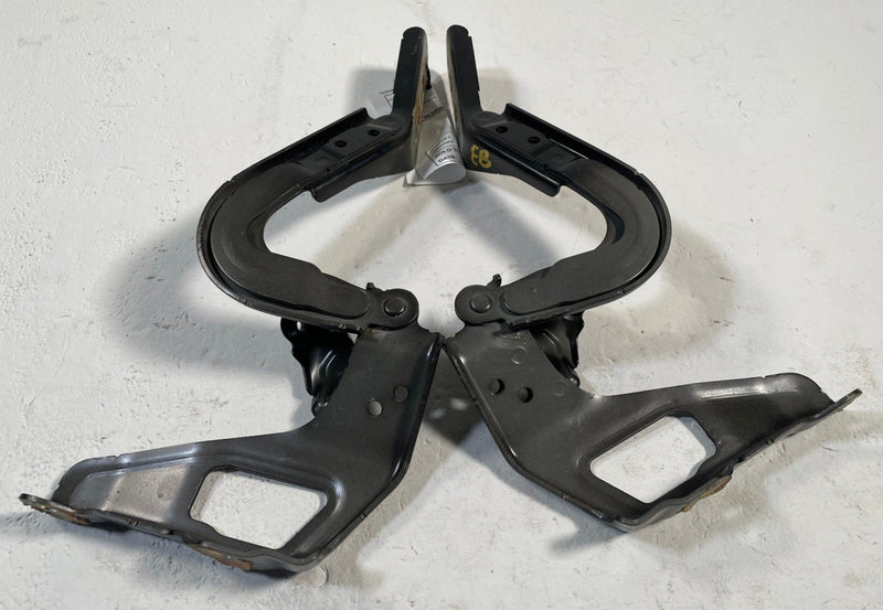 Load image into Gallery viewer, 2025 - 2026 ACURA ADX FRONT LEFT &amp; RIGHT SIDE HOOD BONNET HINGE PAIR # 113938
