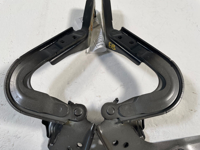 Load image into Gallery viewer, 2025 - 2026 ACURA ADX FRONT LEFT &amp; RIGHT SIDE HOOD BONNET HINGE PAIR # 113938
