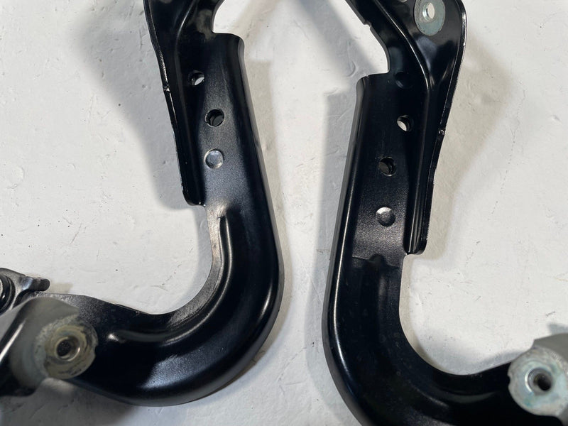 Load image into Gallery viewer, 2025 - 2026 ACURA ADX FRONT LEFT &amp; RIGHT SIDE HOOD BONNET HINGE PAIR # 113938
