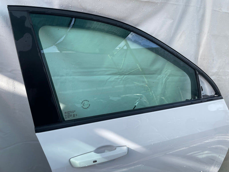 Load image into Gallery viewer, CHEVROLET EQUINOX FRONT RIGHT DOOR SHELL ASSEMBLY WHITE (WA8624) 25-26 # 111413
