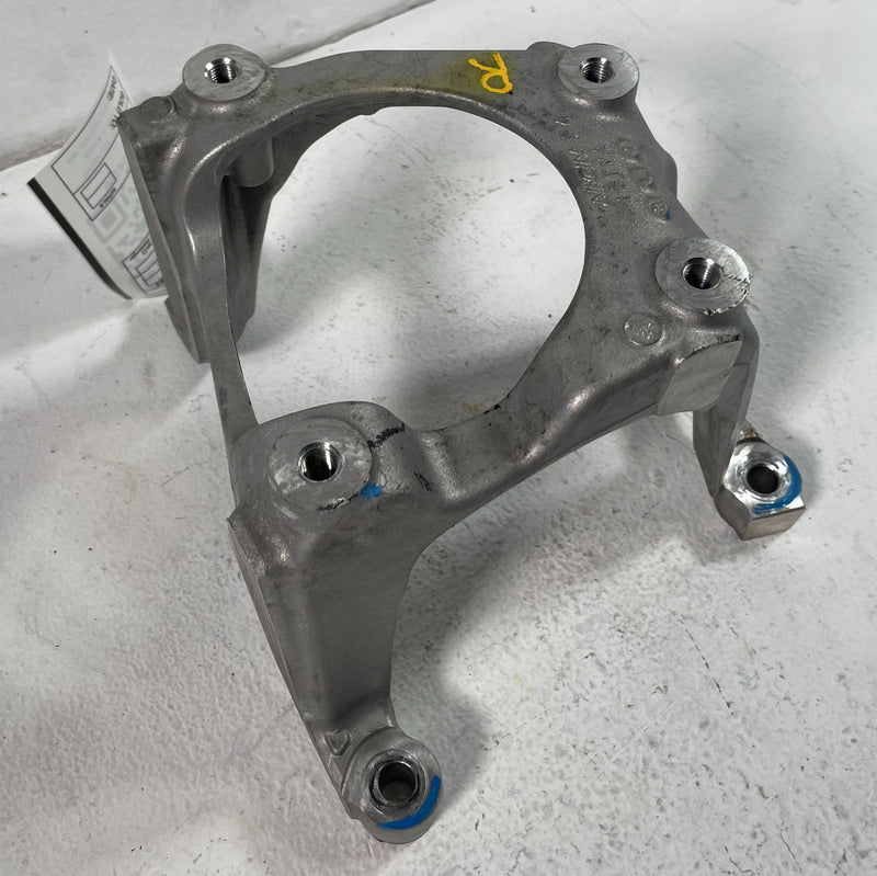 Load image into Gallery viewer, 2023 - 2025 HONDA PILOT REAR ENGINE MOTOR MOUNT SUPPORT BRACKET # 105850
