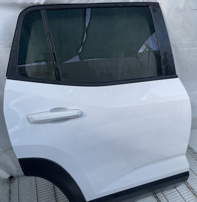 Load image into Gallery viewer, CHEVROLET EQUINOX REAR RIGHT DOOR SHELL ASSEMBLY WHITE (WA8624) 25-26 # 111412
