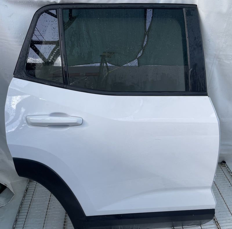Load image into Gallery viewer, CHEVROLET EQUINOX REAR RIGHT DOOR SHELL ASSEMBLY WHITE (WA8624) 25-26 # 111412
