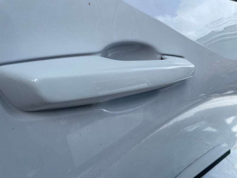 Load image into Gallery viewer, CHEVROLET EQUINOX REAR RIGHT DOOR SHELL ASSEMBLY WHITE (WA8624) 25-26 # 111412
