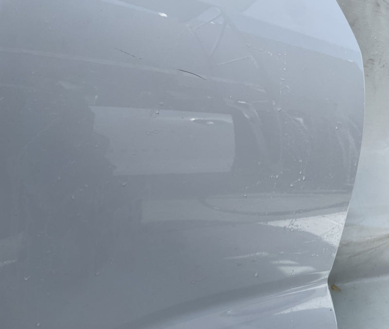 Load image into Gallery viewer, CHEVROLET EQUINOX REAR RIGHT DOOR SHELL ASSEMBLY WHITE (WA8624) 25-26 # 111412
