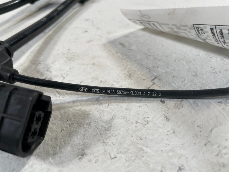 Load image into Gallery viewer, 23-25 HYUNDAI IONIQ 6 REAR RIGHT PASSENGER SIDE ABS WHEEL SPEED SENSOR # 109789
