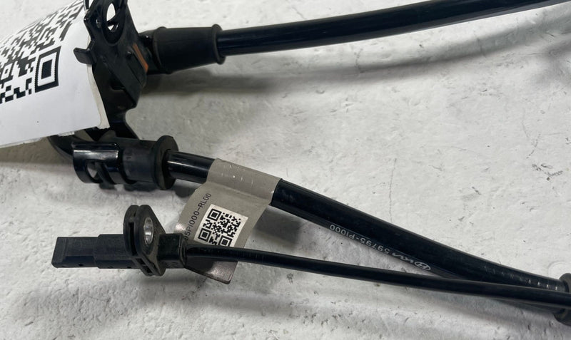 Load image into Gallery viewer, 2025-2026 HYUNDAI IONIQ 5 REAR LEFT DRIVER SIDE ABS WHEEL SPEED SENSOR # 112570
