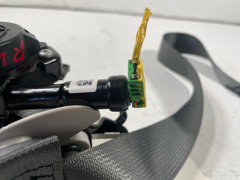 Load image into Gallery viewer, 2024 - 2026 HYUNDAI IONIQ 5 REAR LEFT SIDE SEAT BELT SEATBELT RETRACTOR # 112573
