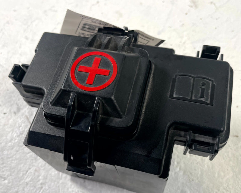 Load image into Gallery viewer, 2021-2023 ACURA TLX POSITIVE BATTERY TERMINAL MAIN FUSE LINK W/ COVER # 108977
