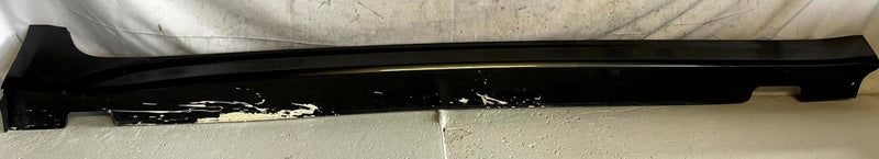 Load image into Gallery viewer, 2023 GENESIS G70 FRONT RIGHT SIDE ROCKER PANEL SKIRT MOLDING GRAY (NCM) # 113906
