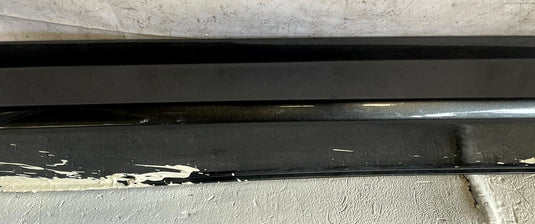 2023 GENESIS G70 FRONT RIGHT SIDE ROCKER PANEL SKIRT MOLDING GRAY (NCM)