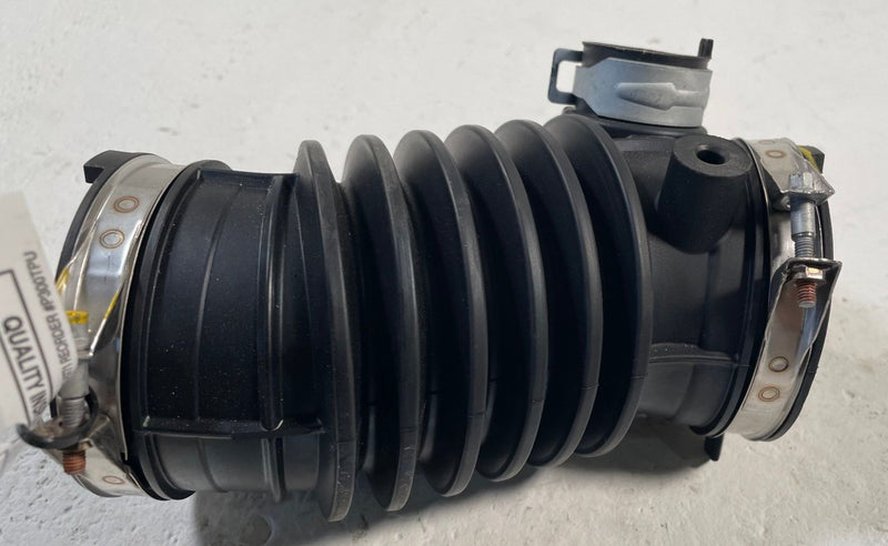 Load image into Gallery viewer, 2025 - 2026 ACURA ADX ENGINE AIR INTAKE HOSE TUBE 17226-6VJ-A00 # 113934
