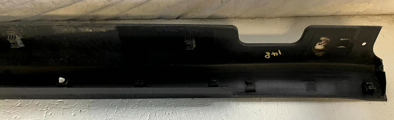 Load image into Gallery viewer, 2023 GENESIS G70 FRONT RIGHT SIDE ROCKER PANEL SKIRT MOLDING GRAY (NCM) # 113906

