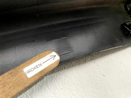 2023 GENESIS G70 FRONT RIGHT SIDE ROCKER PANEL SKIRT MOLDING GRAY (NCM)