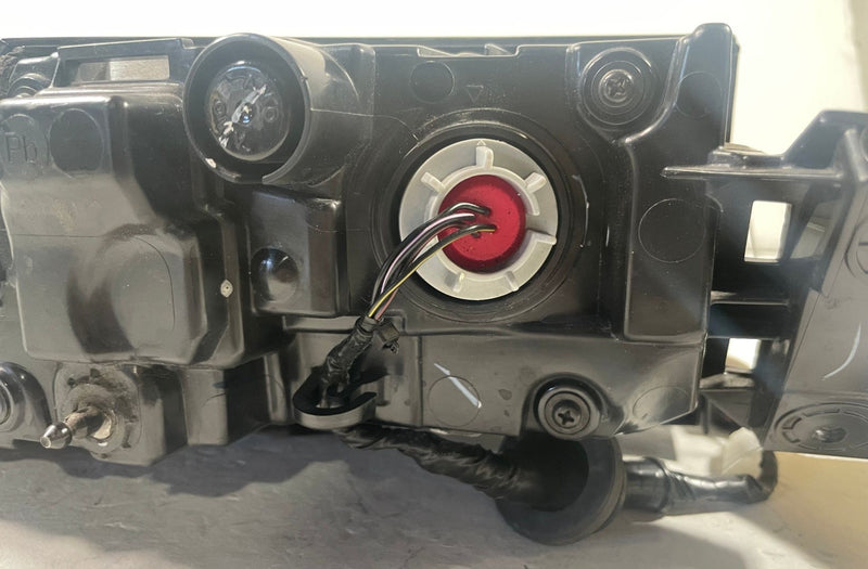 Load image into Gallery viewer, 25-26 HYUNDAI IONIQ 5 REAR RIGHT PASSENGER SIDE LED OUTER TAILLIGHT LAMP #112589
