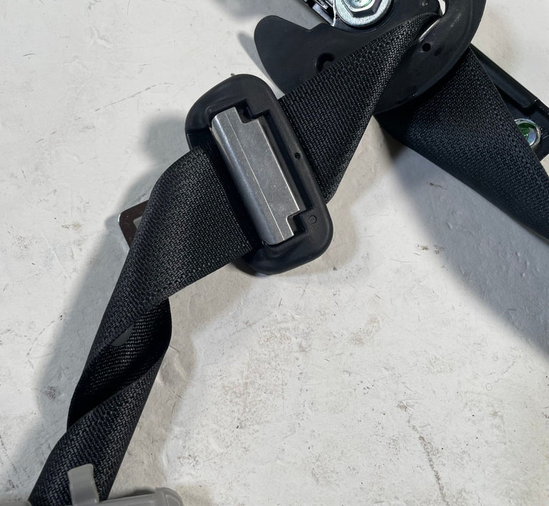 Load image into Gallery viewer, 2025-2026 ACURA ADX FRONT LEFT DRIVER SIDE SEAT BELT SEATBELT RETRACTOR # 113970
