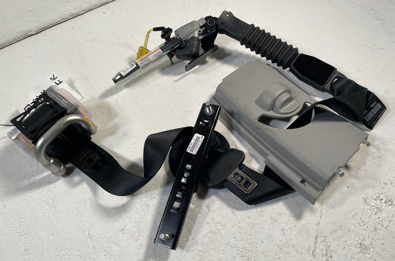 Load image into Gallery viewer, 25-26 ACURA ADX FRONT RIGHT PASSENGER SIDE SEAT BELT SEATBELT RETRACTOR # 113960
