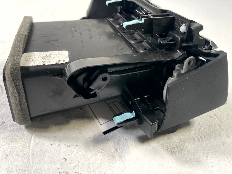 Load image into Gallery viewer, 2021-2023 ACURA TLX DASHBOARD LEFT OUTER A/C AIR VENT GRILLE TRIM # 108972
