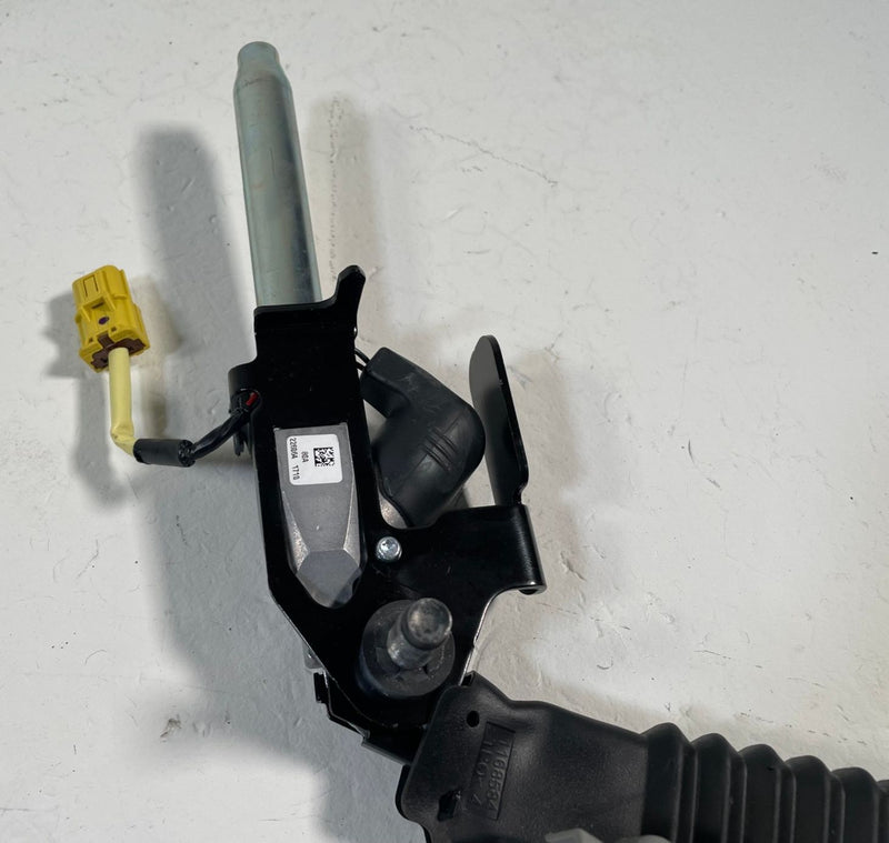 Load image into Gallery viewer, 25-26 ACURA ADX FRONT RIGHT PASSENGER SIDE SEAT BELT SEATBELT RETRACTOR # 113960
