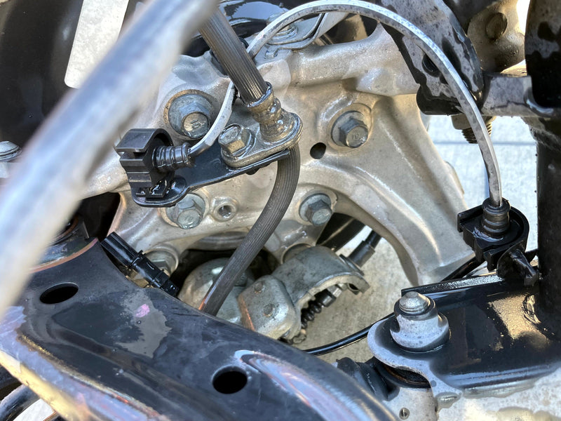 Load image into Gallery viewer, 2019 - 2022 ACURA ILX REAR LEFT DRIVER SIDE SUSPENSION KNEE ASSEMBLY # 107079
