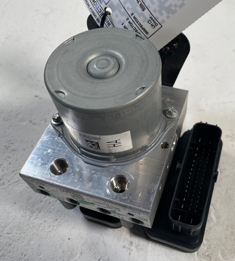 Load image into Gallery viewer, 2025 - 2026 ACURA ADX ANTI LOCK BRAKE PUMP CONTROL MODULE 57110-3BH-A02 # 113939
