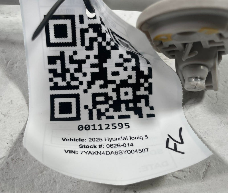 Load image into Gallery viewer, 2025-2026 HYUNDAI IONIQ 5 FRONT LEFT DRIVER SIDE SUN VISOR SUNVISOR GRAY #112595
