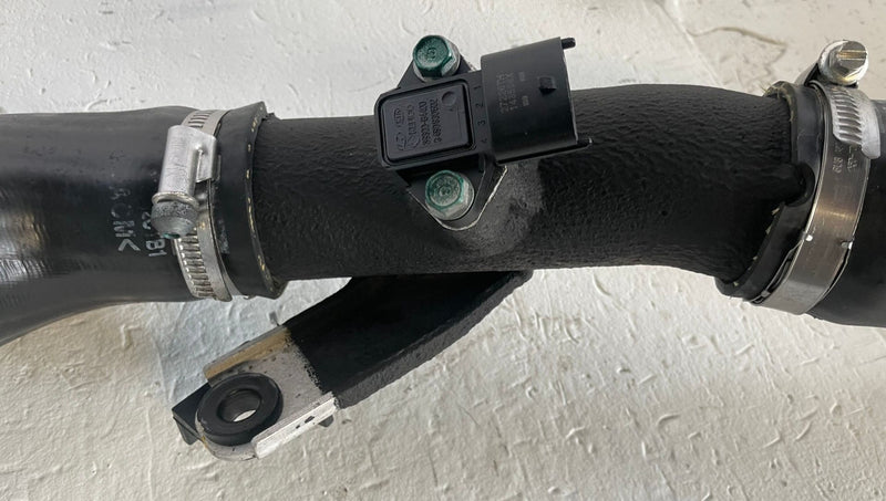 Load image into Gallery viewer, 2019-2023 GENESIS G70 INTERCOOLER OUTLET AIR INTAKE HOSE TUBE PIPE 2.0L # 113879
