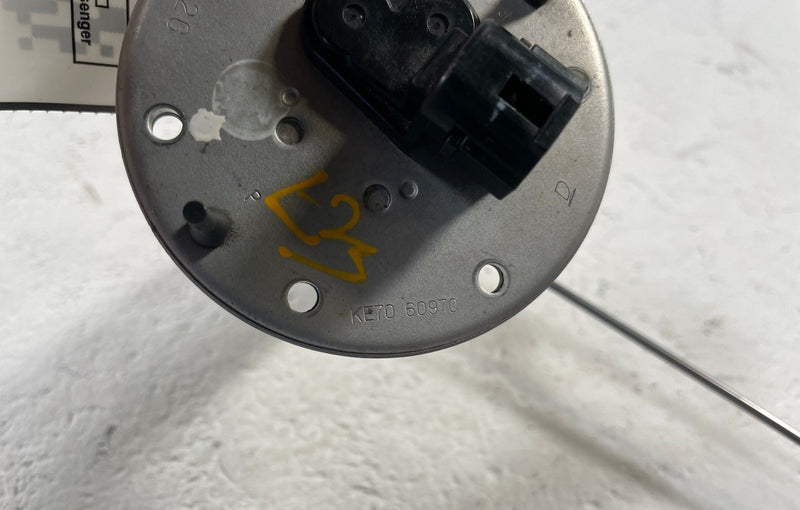Load image into Gallery viewer, 2013 - 2025 MAZDA CX-5 RIGHT FUEL TANK GAUGE SENDING UNIT KE7060970 # 111142

