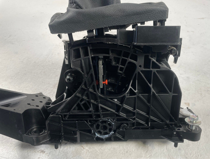 Load image into Gallery viewer, 2022 - 2025 TOYOTA TUNDRA SEQUOIA AUTOMATIC GEAR SHIFTER ASSEMBLY 3.4L # 108443
