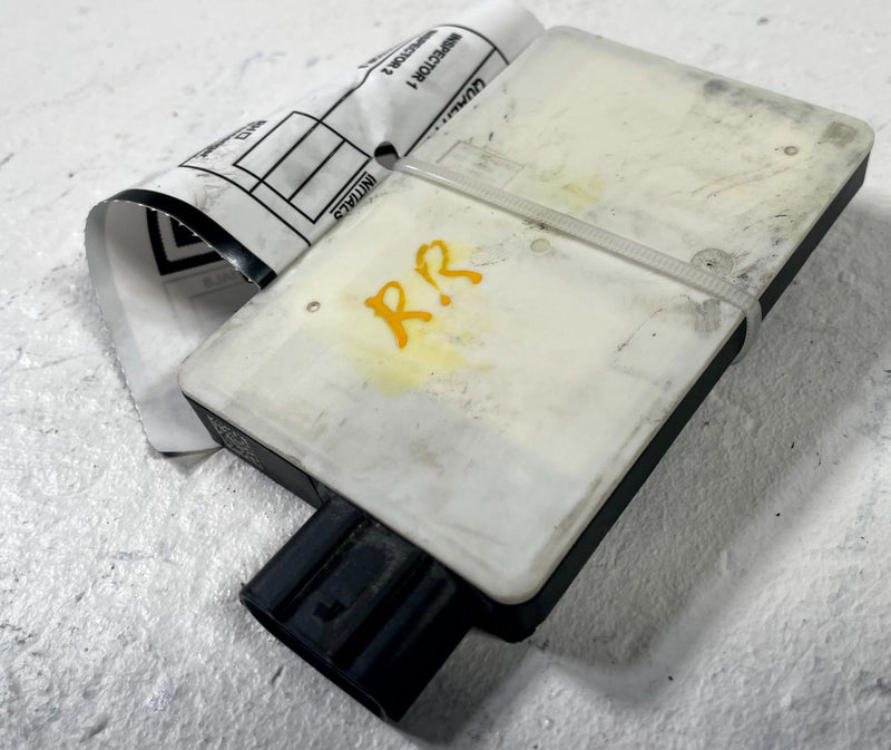 Load image into Gallery viewer, 2022-2023 ACURA TLX REAR RIGHT PASSENGER BLIND SPOT RADAR SENSOR MODULE # 108961
