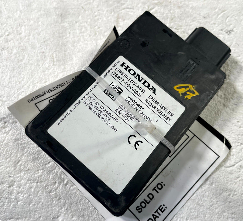 Load image into Gallery viewer, 2022-2023 ACURA TLX REAR RIGHT PASSENGER BLIND SPOT RADAR SENSOR MODULE # 108961
