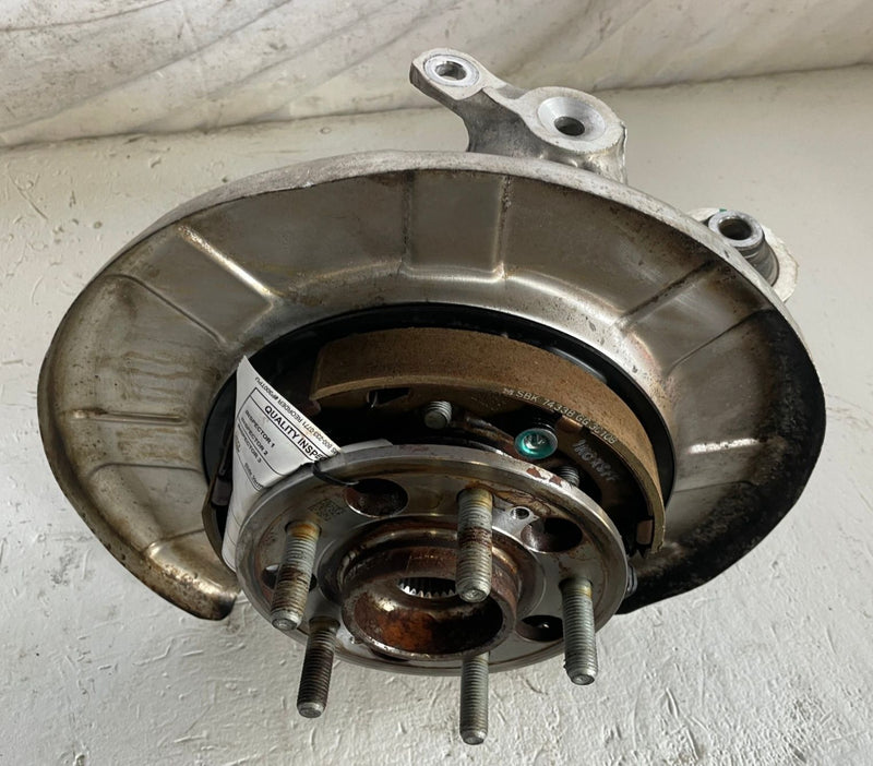 Load image into Gallery viewer, 2019 - 2026 GENESIS G70 REAR LEFT DRIVER SIDE SPINDLE KNUCKLE &amp; HUB # 113886
