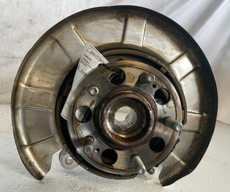 Load image into Gallery viewer, 2019 - 2026 GENESIS G70 REAR LEFT DRIVER SIDE SPINDLE KNUCKLE &amp; HUB # 113886
