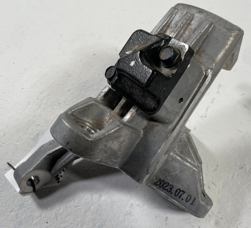 Load image into Gallery viewer, 2022 - 2025 KIA EV6 AWD FRONT RIGHT SIDE ENGINE MOUNT BRACKET SUPPORT # 109946
