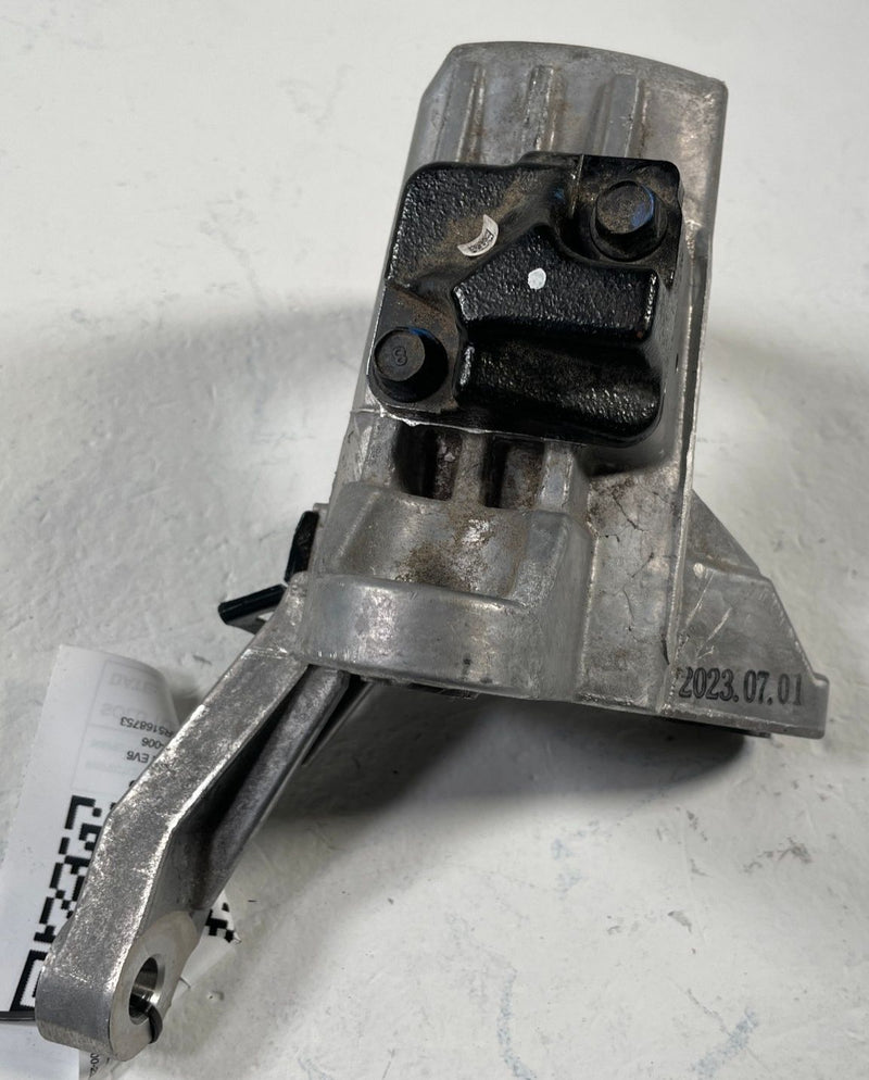 Load image into Gallery viewer, 2022 - 2025 KIA EV6 AWD FRONT RIGHT SIDE ENGINE MOUNT BRACKET SUPPORT # 109946
