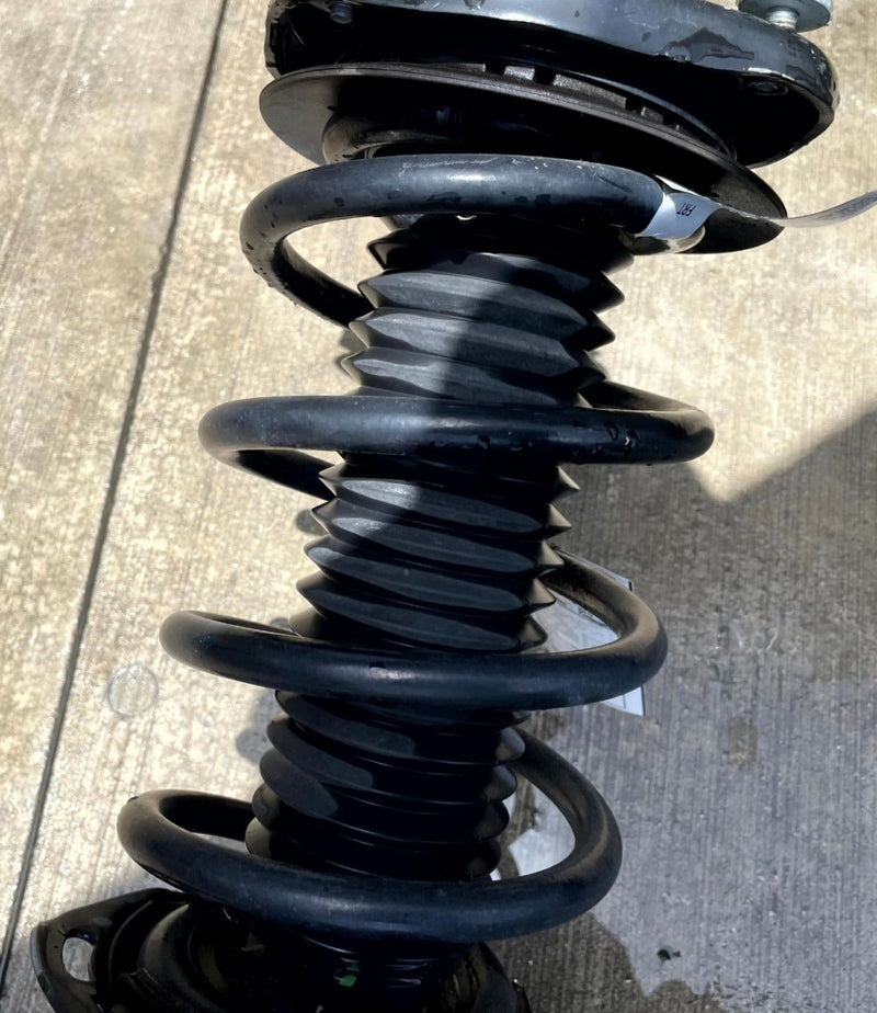 Load image into Gallery viewer, 2021-23 FORD BRONCO SPORT AWD FRONT RIGHT SIDE SUSPENSION KNEE ASSEMBLY # 111617
