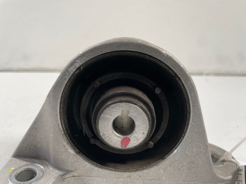 Load image into Gallery viewer, 2022-2025 KIA EV6 FRONT RIGHT SIDE DRIVE UNIT MOUNT BRACKET SUPPORT # 109948
