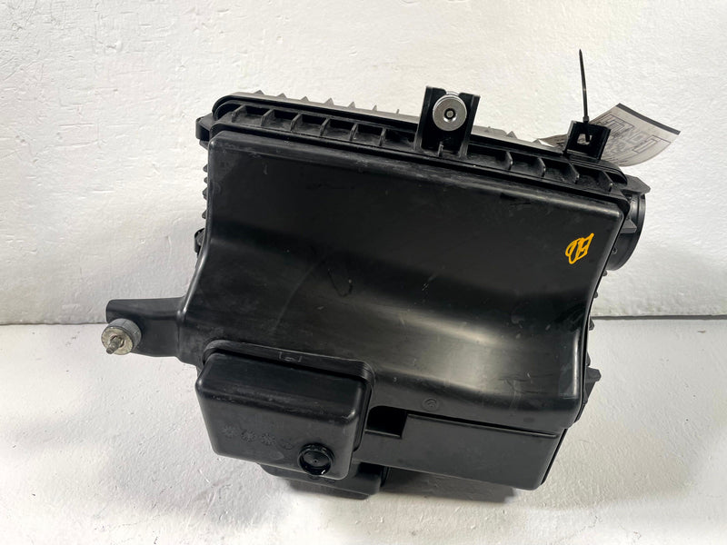 Load image into Gallery viewer, 2021-2025 ACURA TLX ENGINE AIR CLEANER INTAKE FILTER HOUSING BOX 2.0L # 109017
